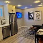 Private Modern Retreat In Nw