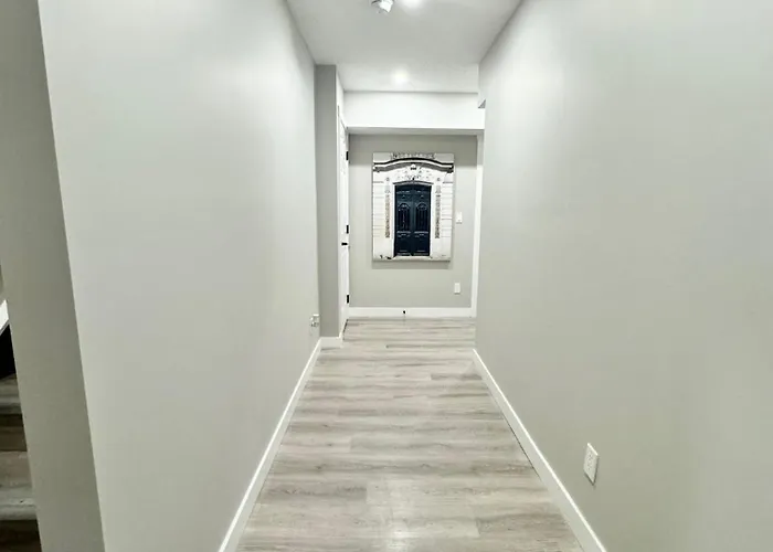 Private Modern Retreat In Nw