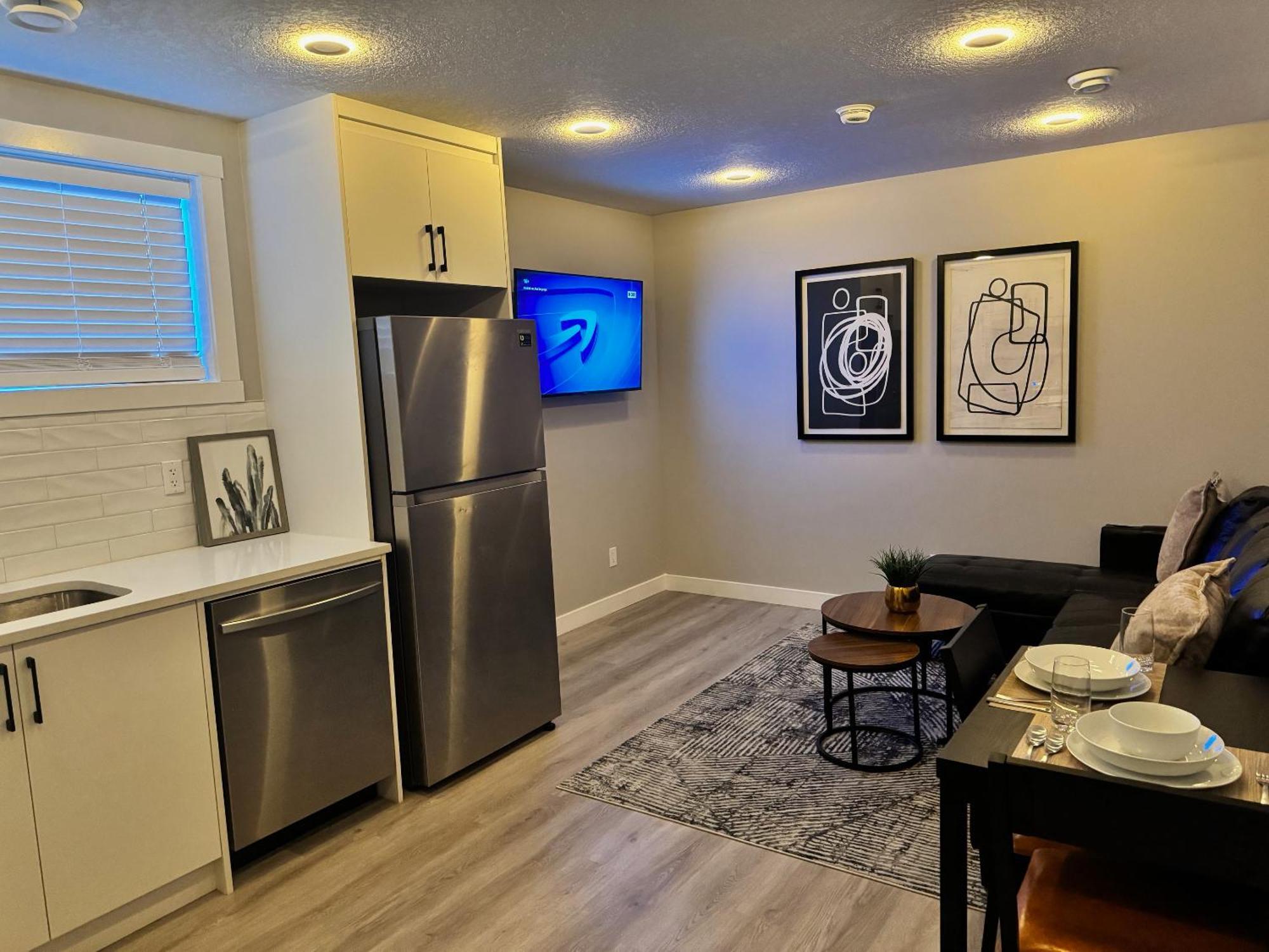 Private Modern Retreat In Nw Apartment *
